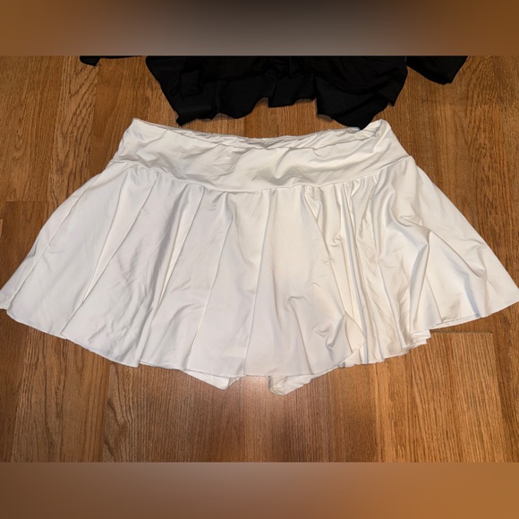 Women’s skirt bundle - Picture 2 of 4